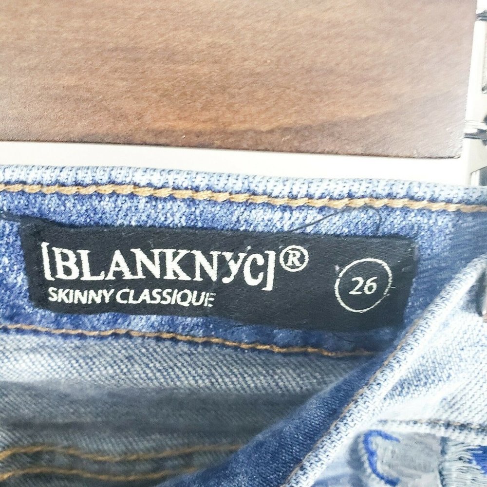 Blank Nyc Floral Embroidered Raw Hem Skinny Jeans - Picture 7 of 7